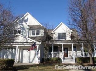 802 Forrest Ave, Geneva, IL 60134