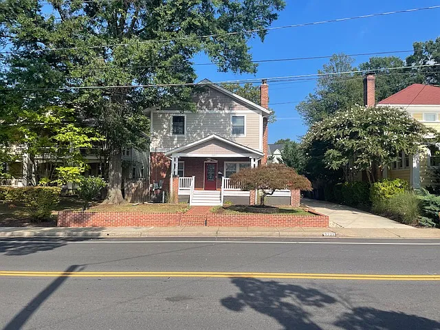 6 bed, 3500 sqft, $8,999 — Photo 2