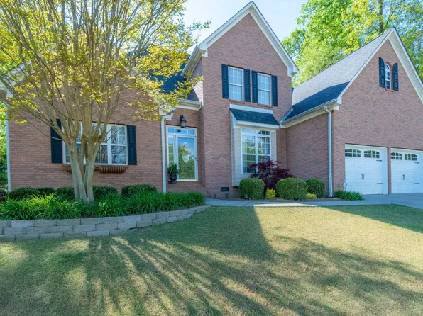 114 Towne Lake Dr NE, Calhoun, GA 30701