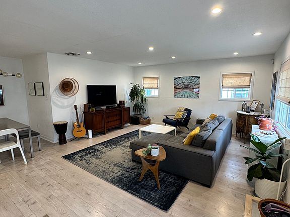 2nd image of 2327 S Cloverdale Ave
