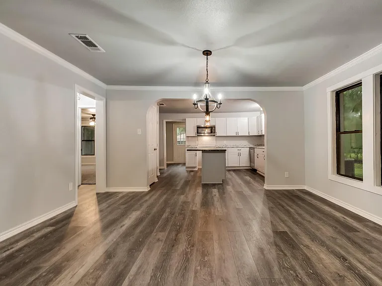 408 S Adams St — Photo 2