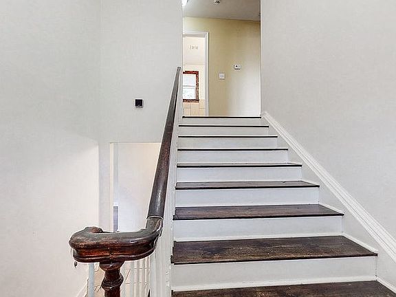 4th image of 3073 Richmond Hill Dr