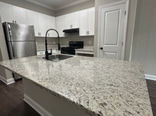 9114 McDowell Creek Ct APT 104, Cornelius, NC 28031