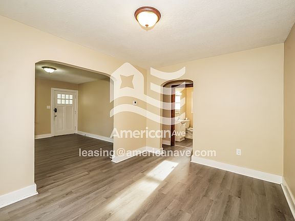 2-Living Room