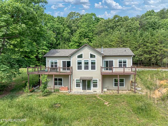 5th image of 475 Short Bark Rd