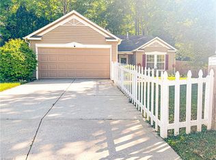 580 Lakeside Valley Dr, Winston Salem, NC 27107