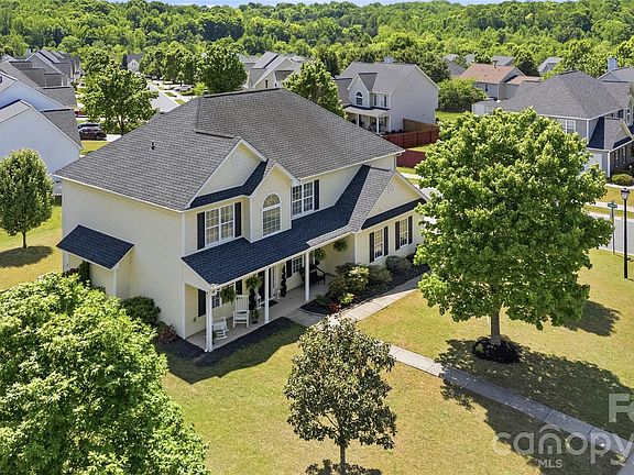 2nd image of 178 Madelia Pl