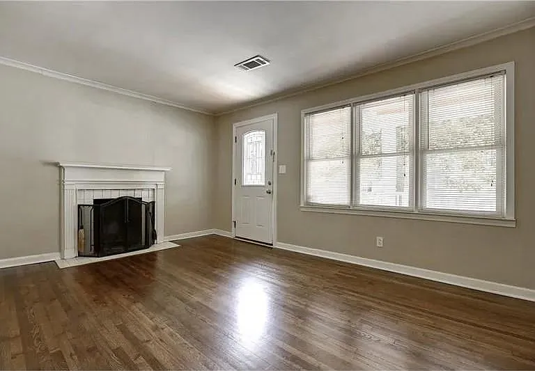 127 Sisson Ave — Photo 3
