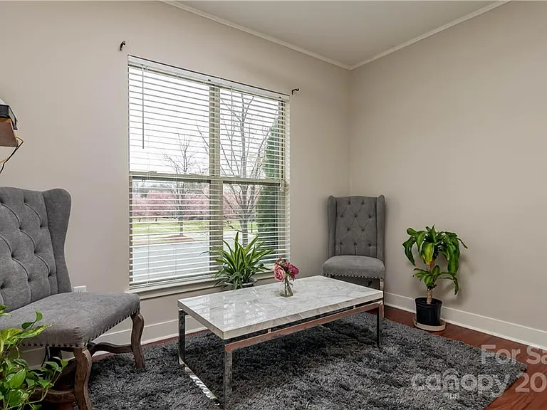 744 Seigle Point Dr — Photo 22