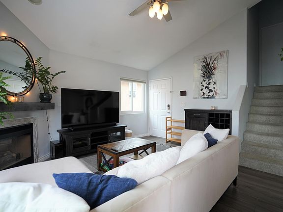 Living Room / Front Entrance