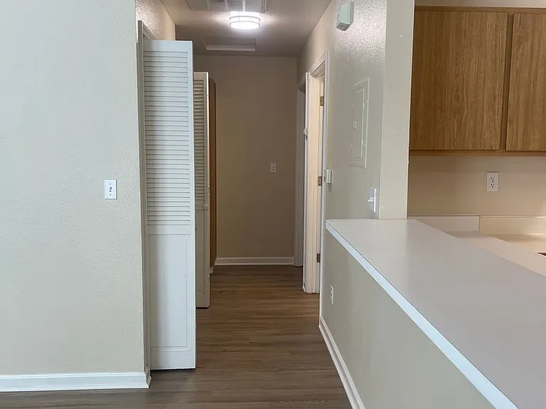 802 Cally Ct — Photo 14