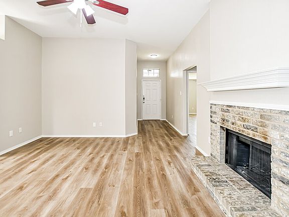 3rd image of 725 Mackenzie Dr