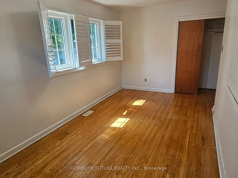 61 Hollyhedge Dr — Photo 12