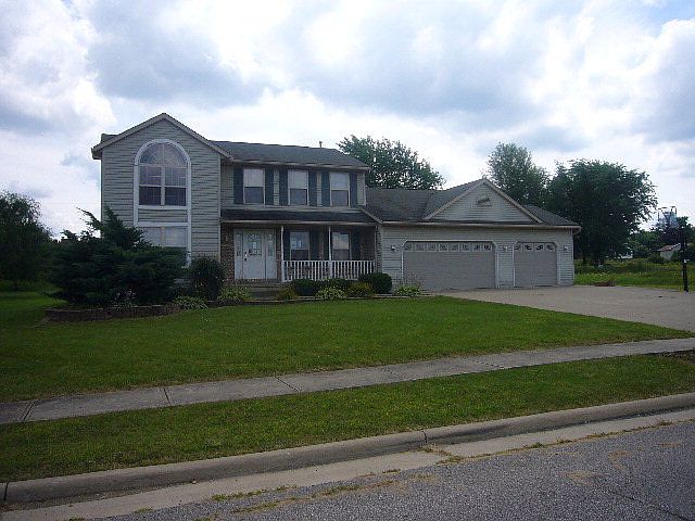 1st image of 2485 Whitney Ave
