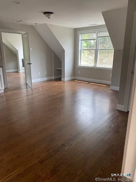 1 bed, 1.0 bath, 979 sqft, $2,350 — Photo 4