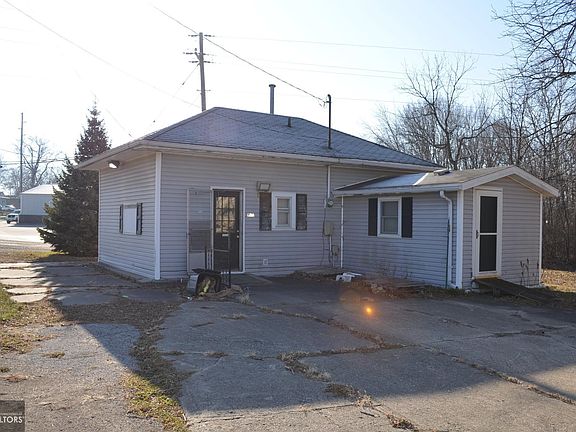 4th image of 1407 D Ave W