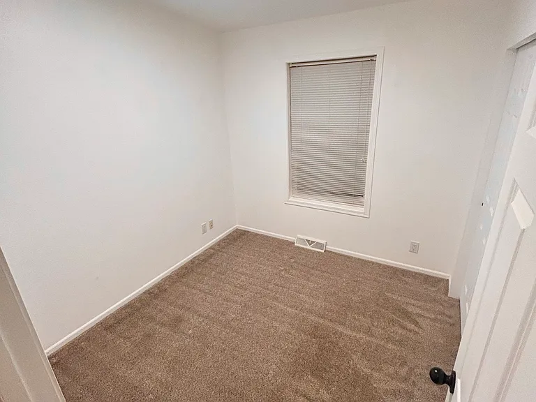 295 W Coral Dr — Photo 5