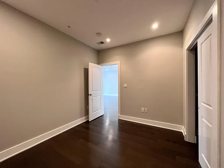 340 Adams St NE #302 — Photo 10