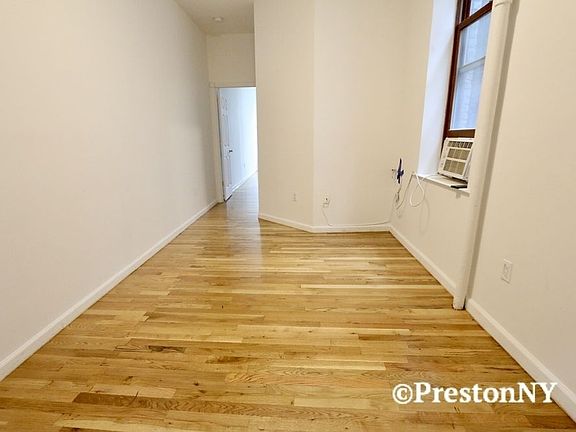 2nd image of 31 Bank St APT 4E
