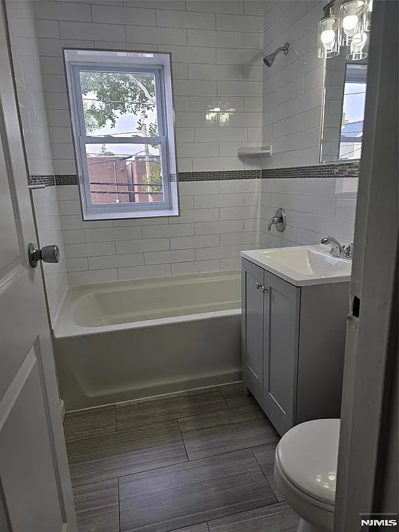 1 bed, $1,975 — Photo 2