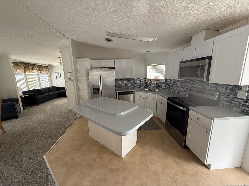 1st image of 846 Hawthorn Cir