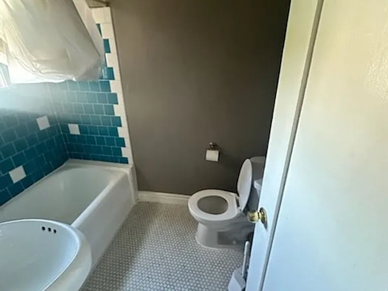 Alexandria Apartments LLC — Photo 44