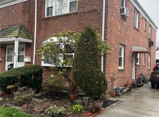 73-44 199th St #2, Fresh Meadows, NY 11366