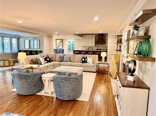 3301 Forsyth Dr, Greensboro, NC 27407