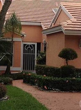 1st image of 5799 Royal Lake Cir