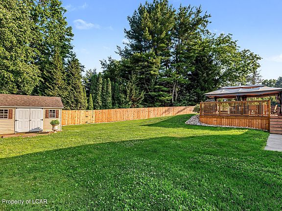 5th image of 110 Eastview Cir