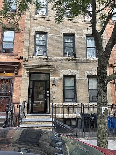 2nd image of 300 Linden Street