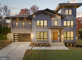 616 Gibson Cir SW, Vienna, VA 22180