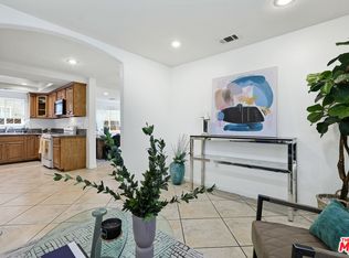 11568 Archwood St, North Hollywood, CA 91606