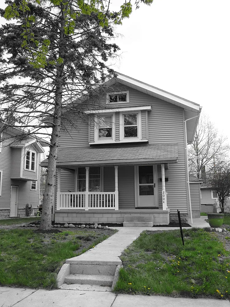 2004 Franklin Ave photo 1