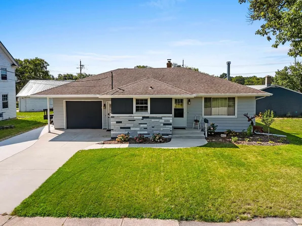 105 W 9th St, Kaukauna, WI 54130