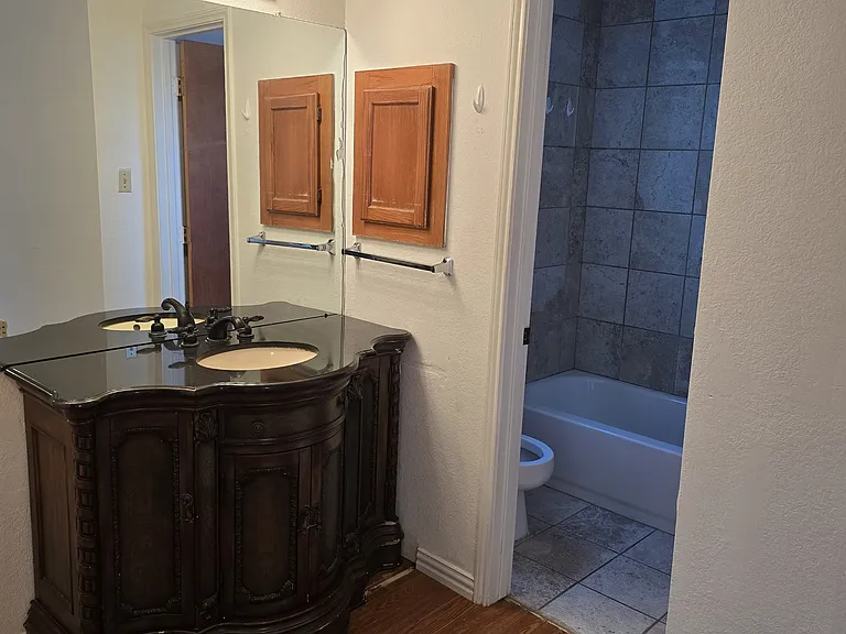 301 Colony Dr — Photo 11