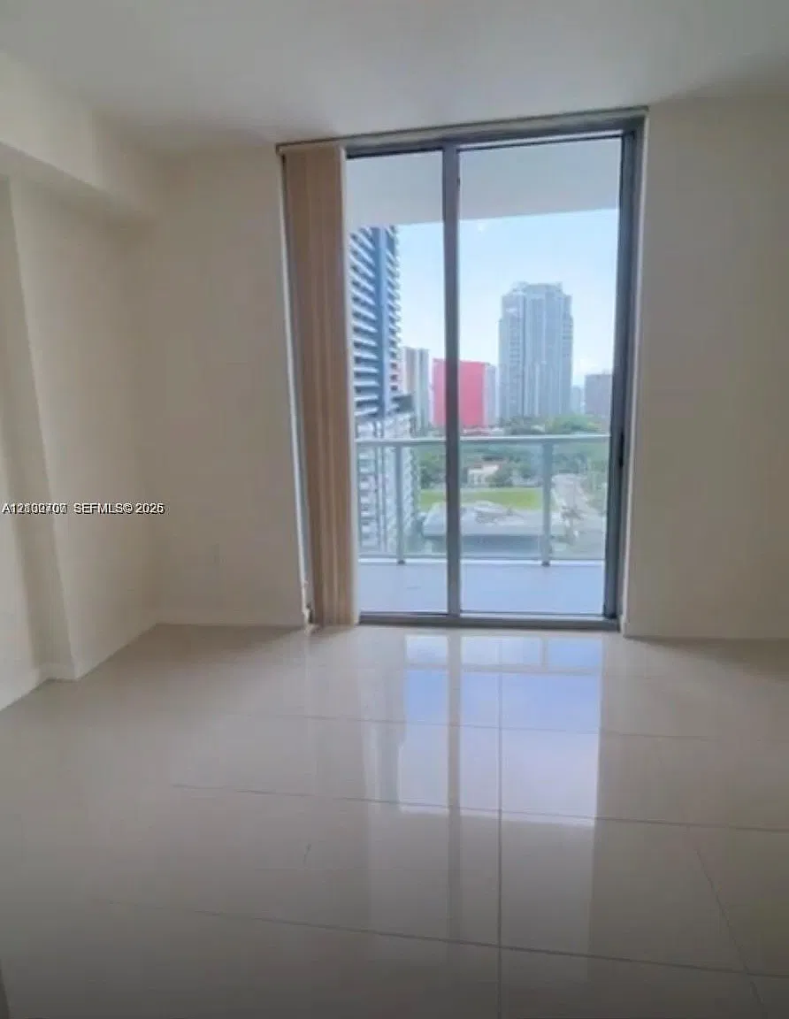 The Axis On Brickell Cond — Photo 3
