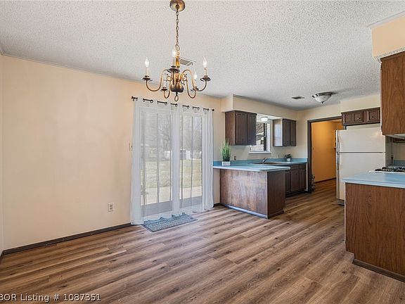 4th image of 4717 N 33rd St