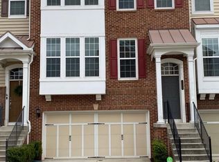 25460 Hopton House Ter, Chantilly, VA 20152