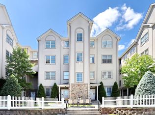 3309 Parkview Dr, Spring Valley, NY 10977