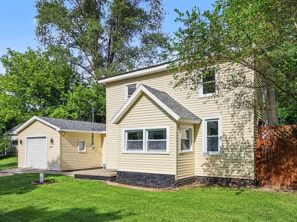 413 7th St, Michigan Center, MI 49254