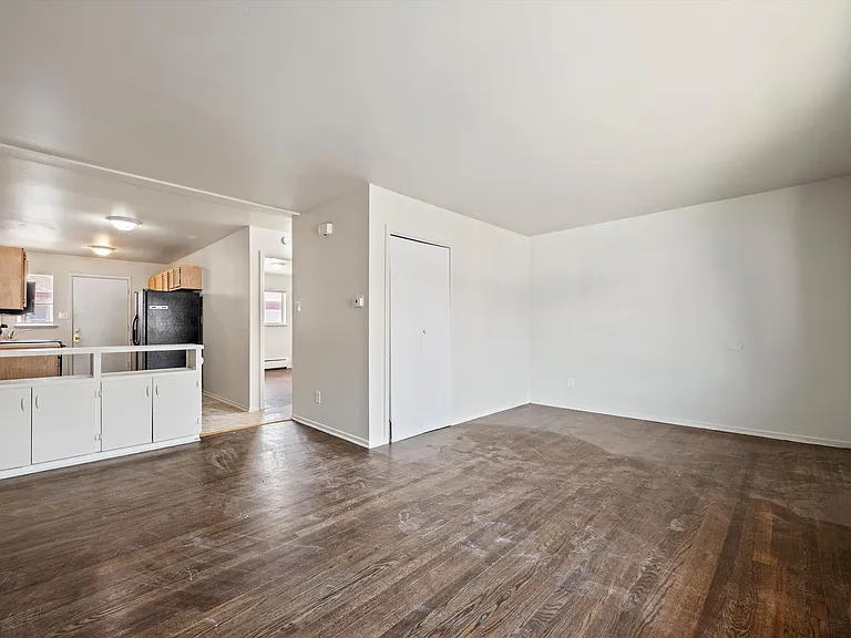 1725 Chester St — Photo 5