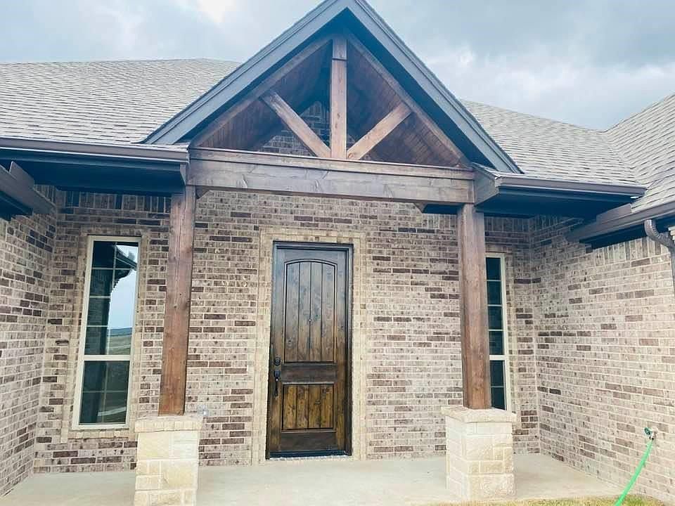 2nd image of 1218 Durham Ln
