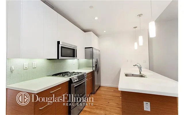 Rented by Douglas Elliman | media 23