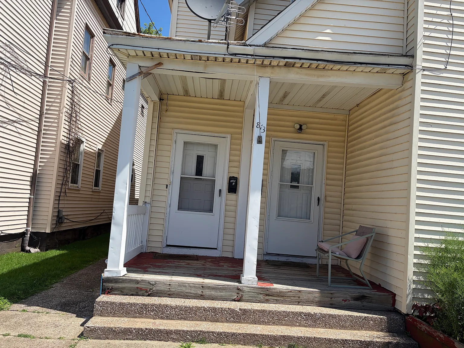 3 bed, 1300 sqft, $975 — Photo 2