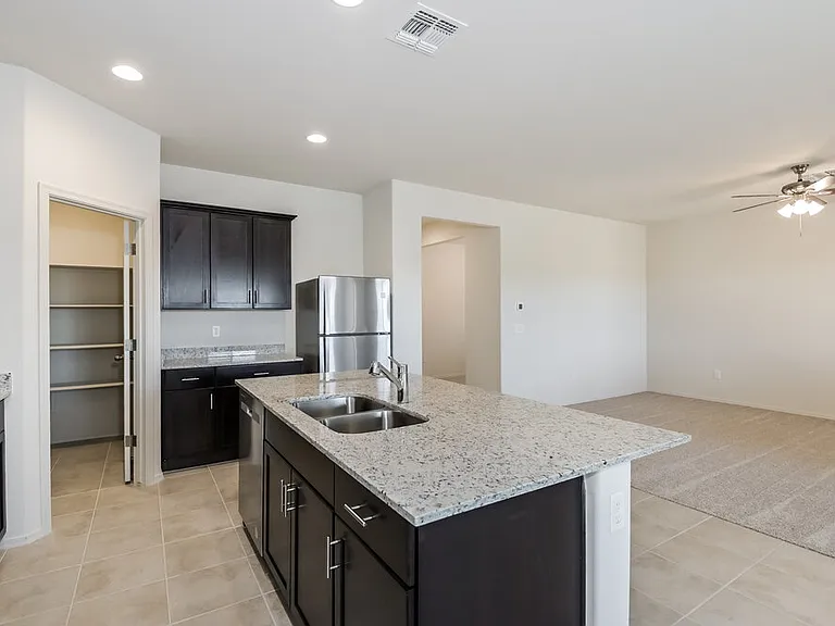 836 W Calle Falerno — Photo 9