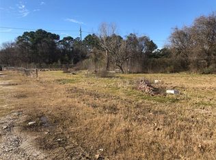 1803 N Main St, Highlands, TX 77562