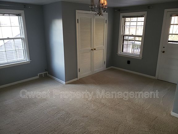 5th image of 1307 Colorado Ave SE