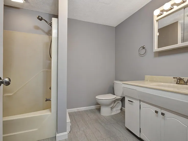 Full bath 2nd floor