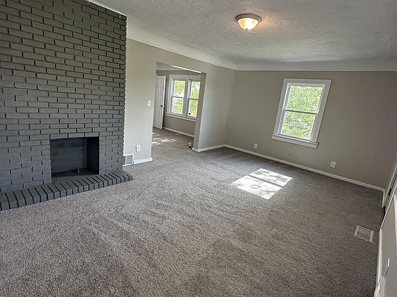 4th image of 11021 Western Ave